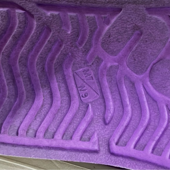 NATIVE women’s size 9Jefferson Water Shoes Slip-Ons purple - Picture 5 of 6